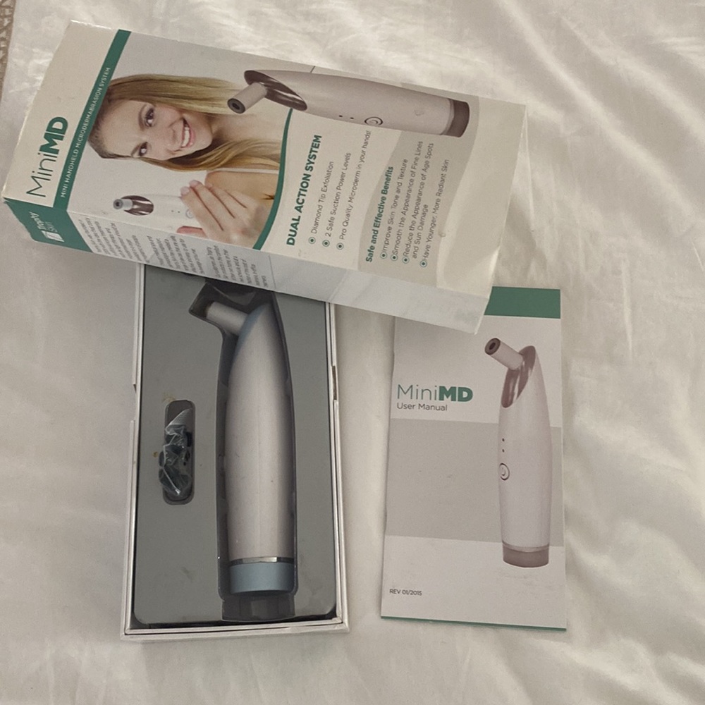 MiniMD Mini Handheld Microdermabrasion System - Picture 3 of 3
